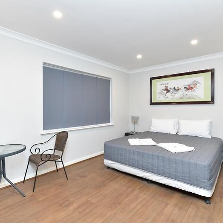 Platinum Motel Perth Bagian luar foto