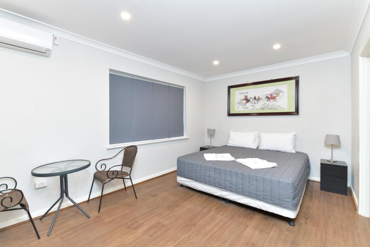 Platinum Motel Perth Bagian luar foto